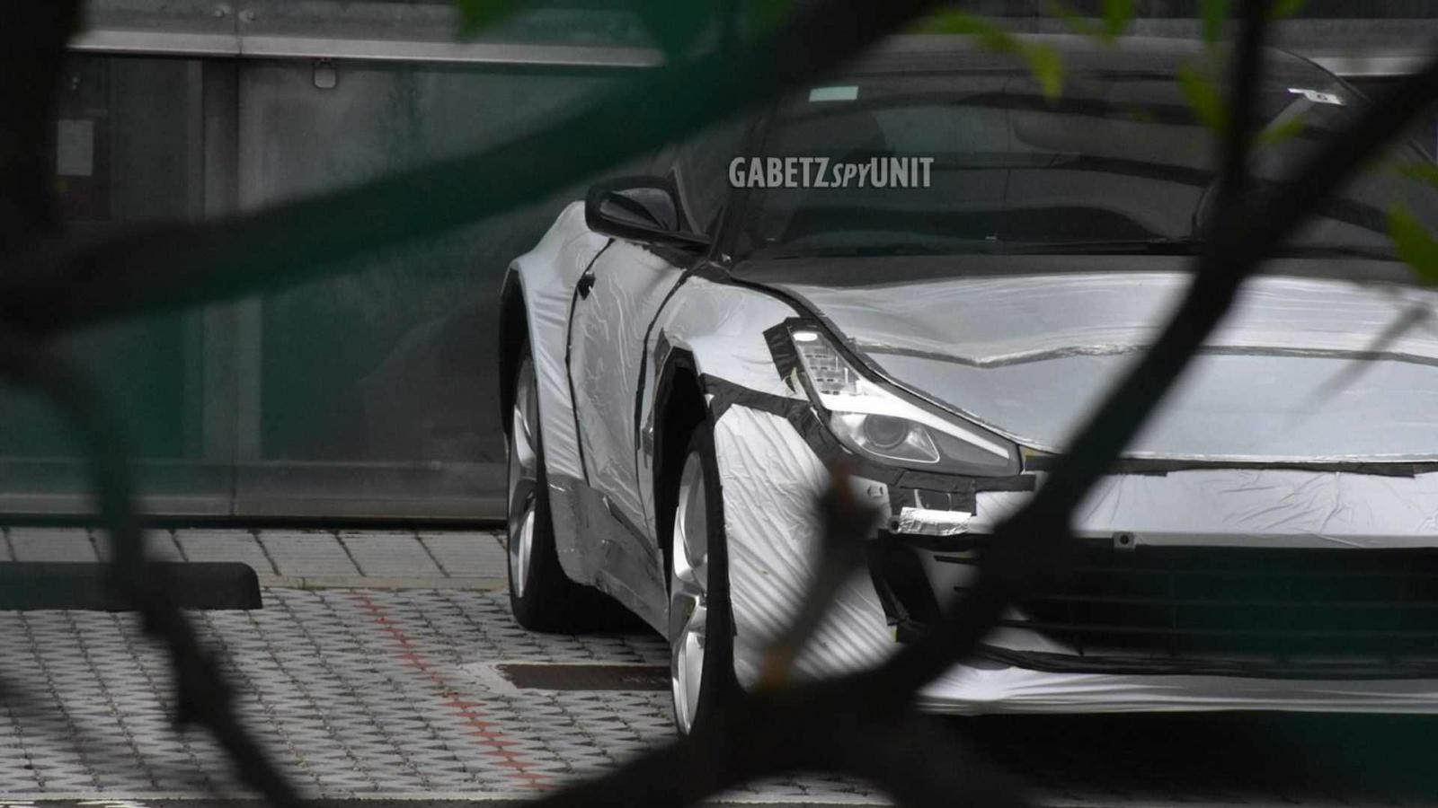 Στα «πράσα» η Ferrari Purosangue  